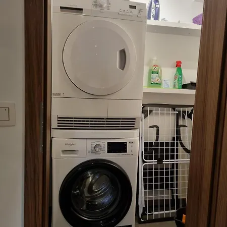 アパート La Mesange バストーニュ